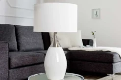 Moderne Tischlampe CARLA 60cm weiß silber mit Leinenschirm