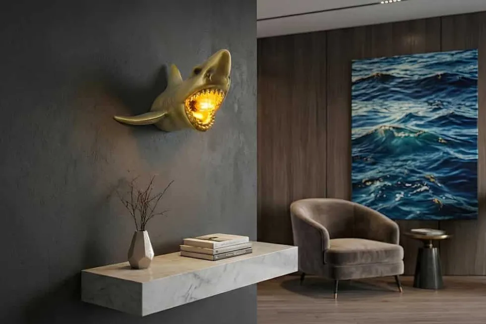 Moderne Wandlampe SHARK 40cm gold Hai-Skulptur handmade