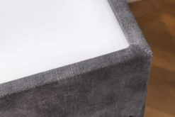 Quadratischer Nachttisch PARIS 55cm grau Samt inkl. Beleuchtung und Schubladen