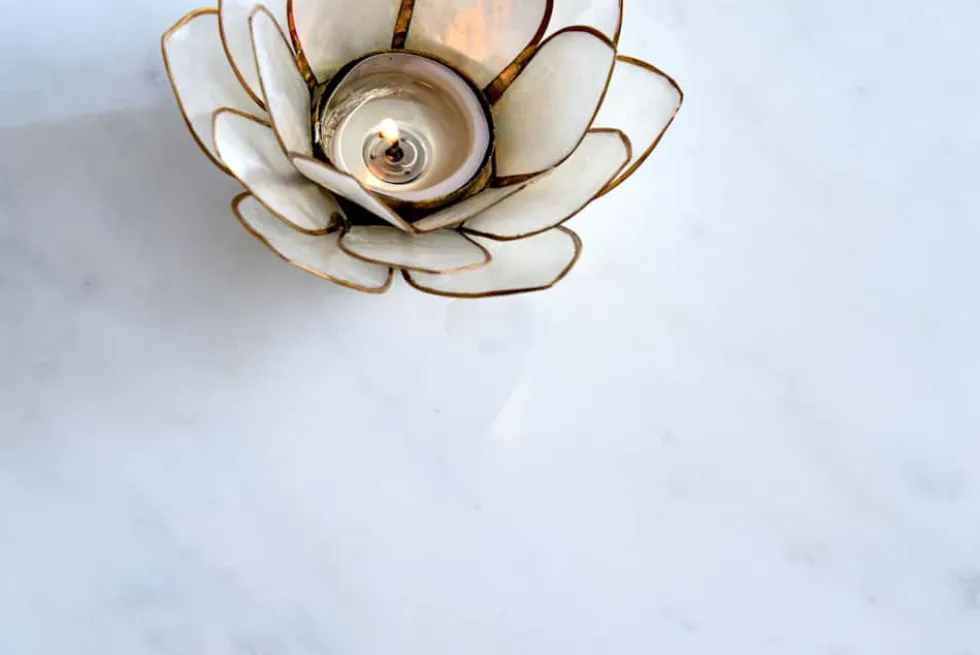 Runder Beistelltisch ELEGANCE 60cm weiß gold antik Marmor Metall Aluminium handmade