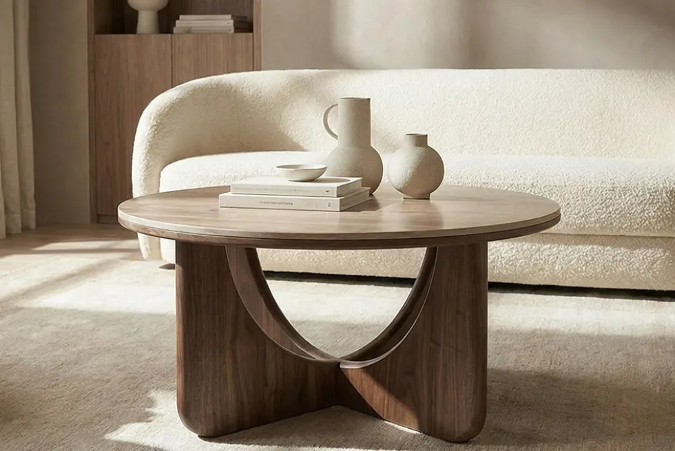 Runder Couchtisch ENSO 80cm champagner greige Travertin Keramik Walnussholz