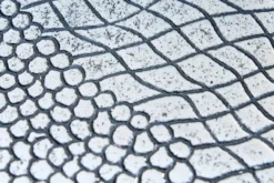 Rundes 2er Set Beistelltisch ELEMENTS 50cm silber antik Krokodil-Design handmade
