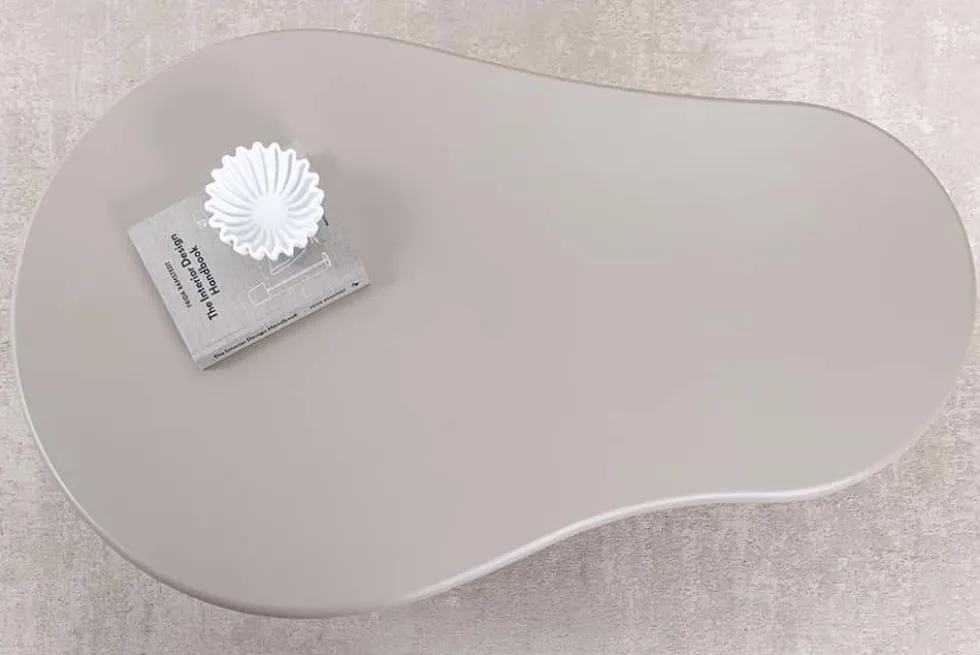 Stilvoller Couchtisch ORGANIKO 130cm cement greige organische Form